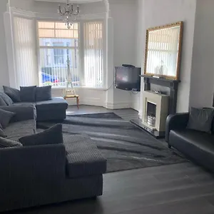 Holiday home Highbury