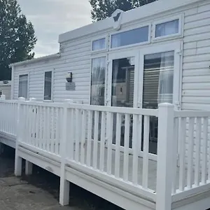  Holiday home 3 Bedroom Luxury Caravan Haven, Marton Mere
